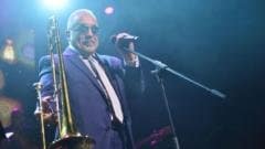 Willie Colón, trombonist who pioneered salsa music, dies aged 75 Willie Colón, trombonist who pioneered salsa music, dies aged 75