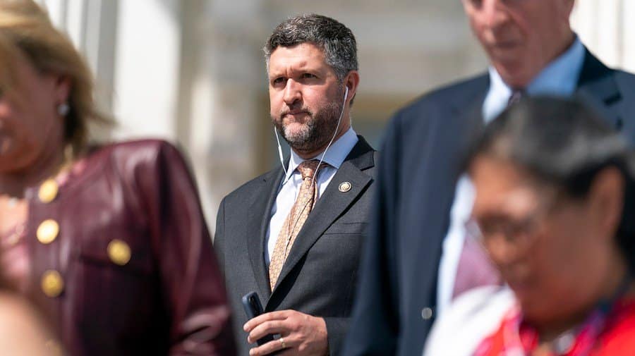 Democrat mocks Mullin for remarks on ‘smell’ and ‘taste’ of war: ‘Call of Duty doesn’t count’​ Democrat mocks Mullin for remarks on ‘smell’ and ‘taste’ of war: ‘Call of Duty doesn’t count’​