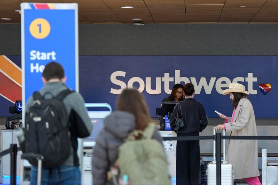 Southwest Airlines ‘refining’ new seating process amid complaints over boarding, bin space Southwest Airlines ‘refining’ new seating process amid complaints over boarding, bin space
